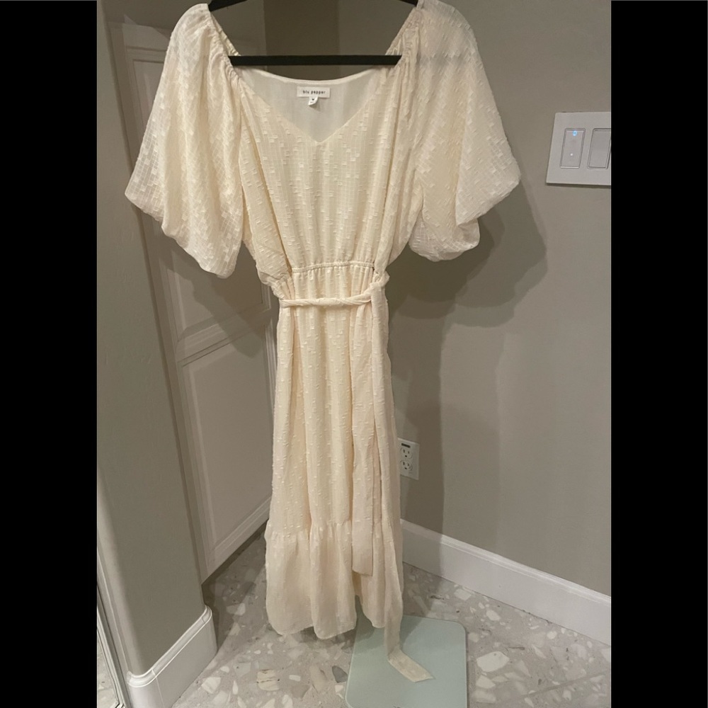 Blu Pepper Ivory MIDI dress
